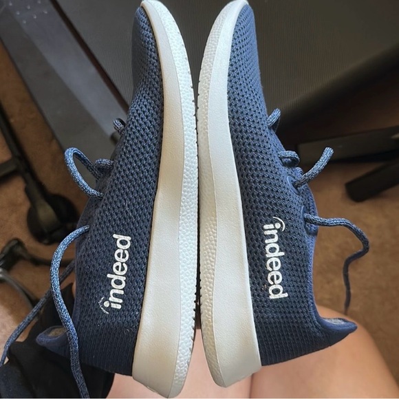 Allbirds Indeed size 9 - Picture 1 of 7